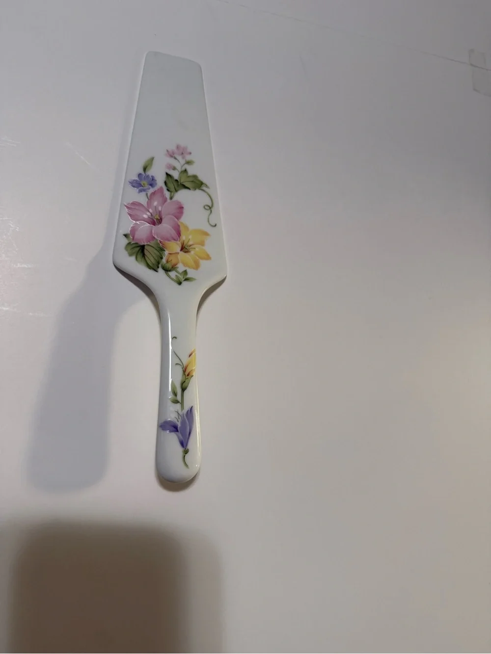 Andrea by Sadek Floral Porcelain Cake Server - White with Pink & Yellow Flowers